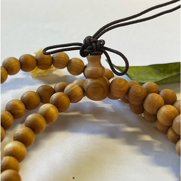 Sandalwood Necklace or Triple or Quadruple Layers Bead Bracelet Set of 2 pieces - Picture 4 of 6